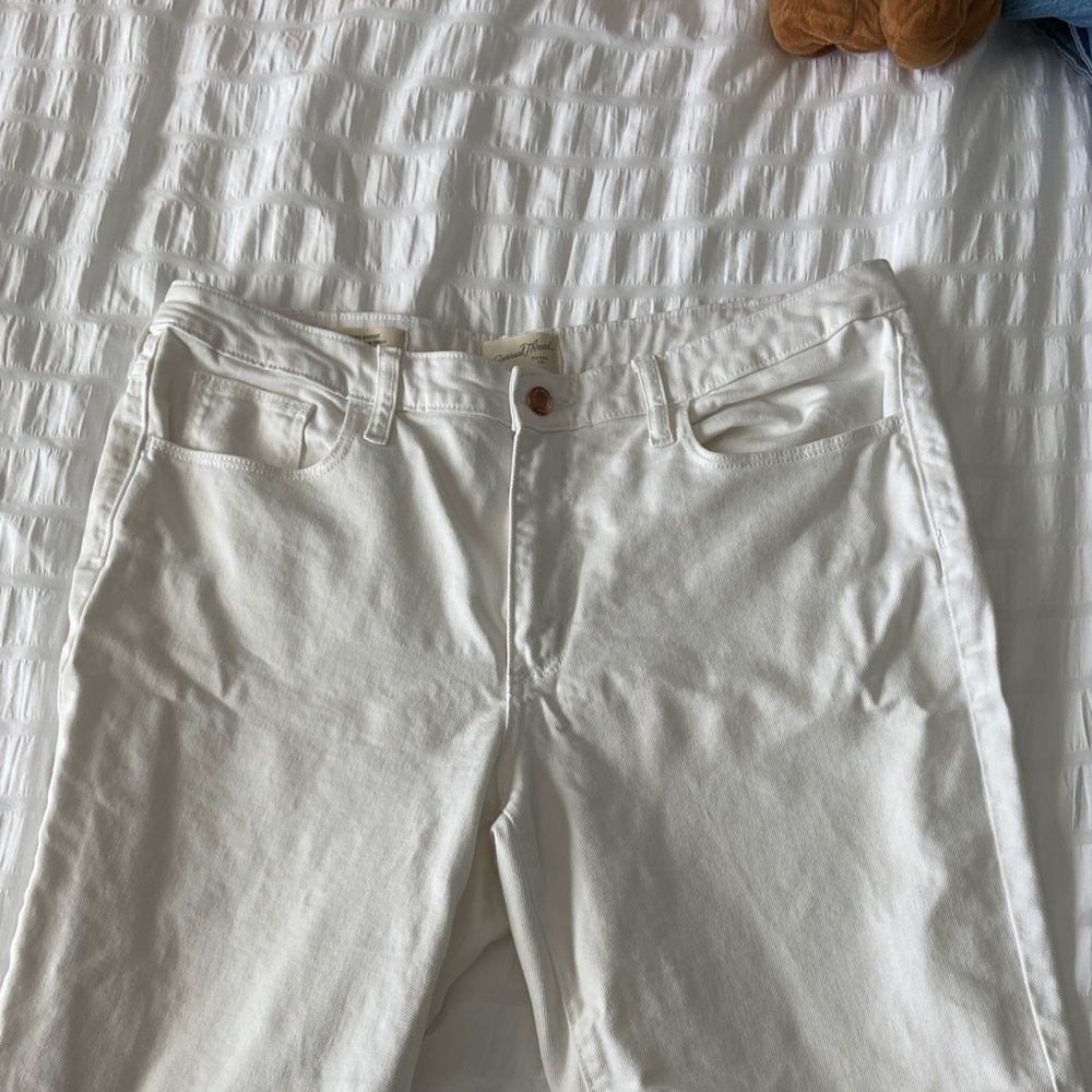 Universal Thread White Ankle & Cropped Jeans